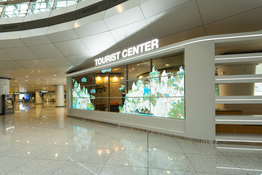 인천공항 여행자 센터 투명 OLED-05