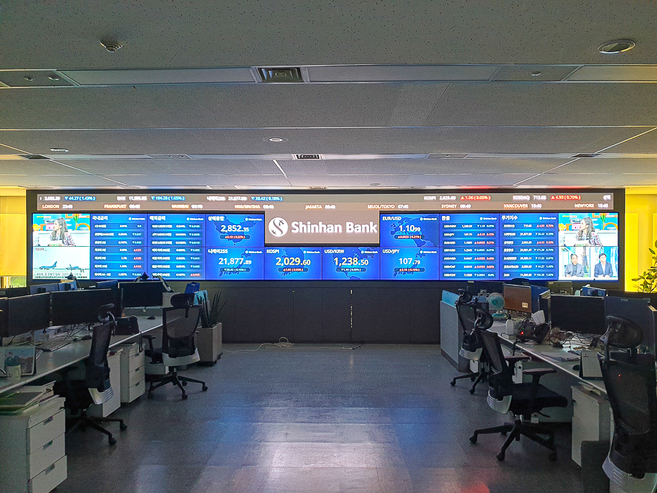 신한은행 본점 S&T 공학센터 LED 스크린-03